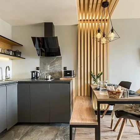 Alicja, Scisle Centrum, Orkana 3 * זקופאנה