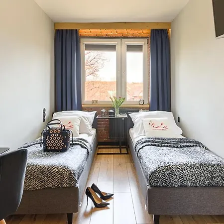 Alicja, Scisle Centrum, Orkana 3 * זקופאנה